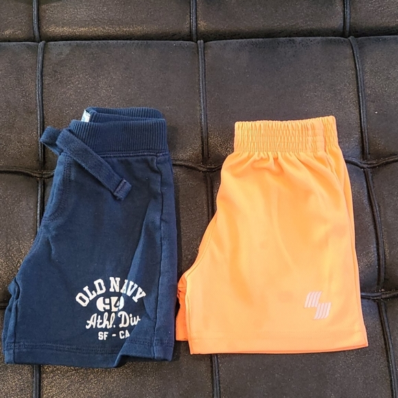 2 Boy's Shorts - Picture 1 of 2